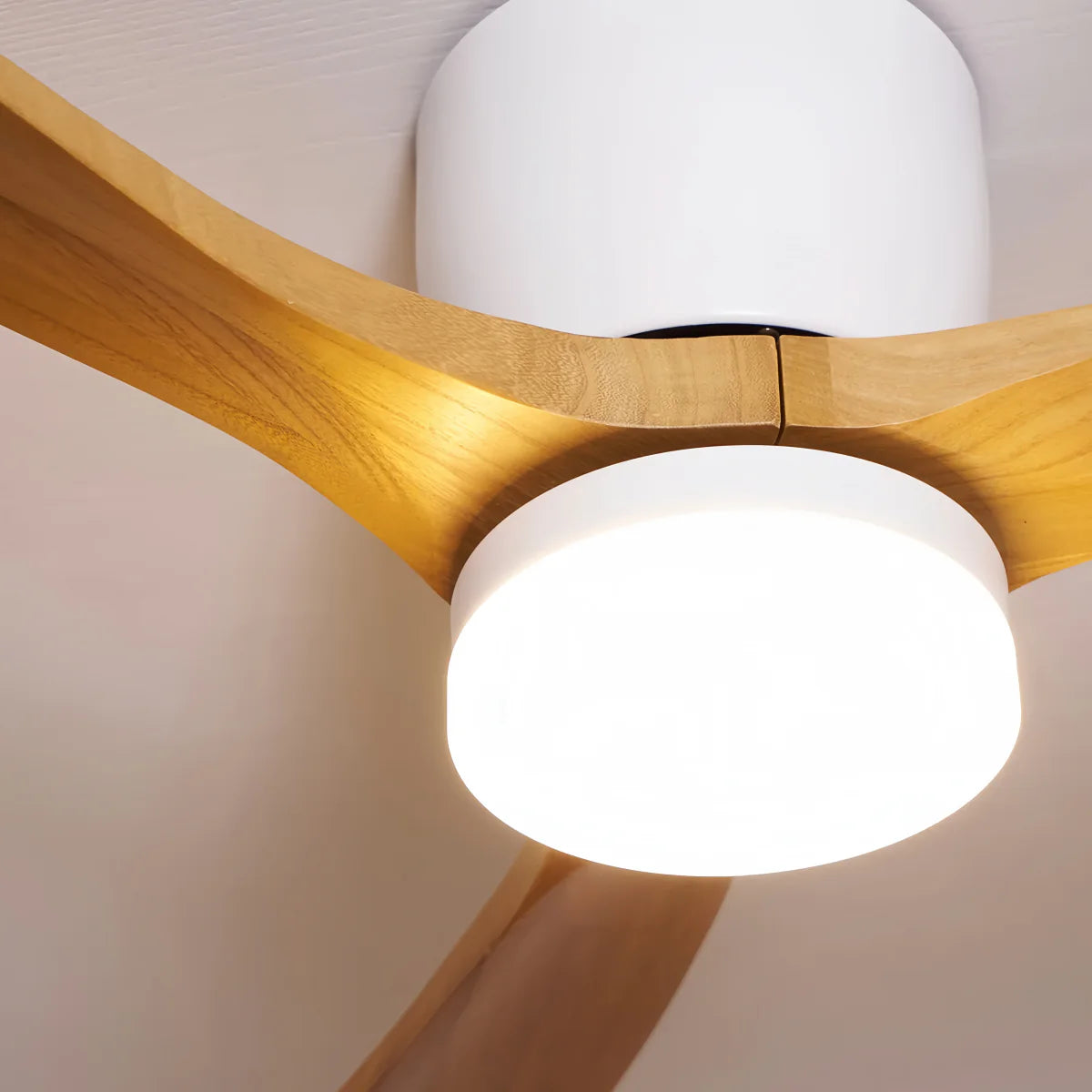 Ventilateur de Plafond Scandinave Bois | LED Intégrée, Flux d'Air Silencieux