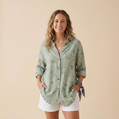 Chemise fluide imprimée viscose, imprimé Vert, porté mannequin